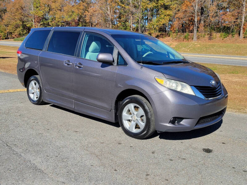 2011 Toyota WHEELCHAIR VAN