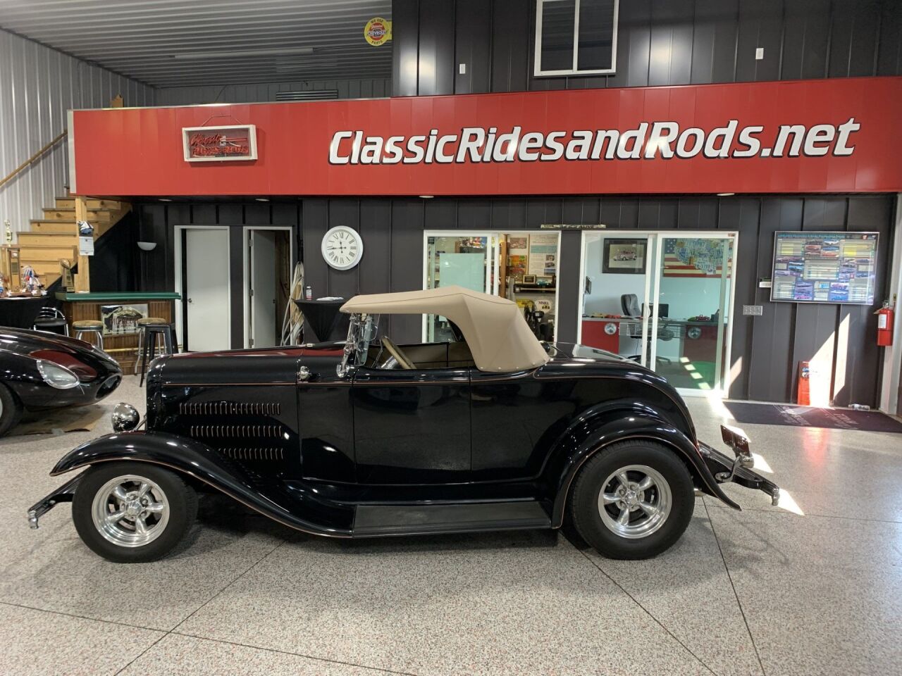 1932 Ford Roadster 11