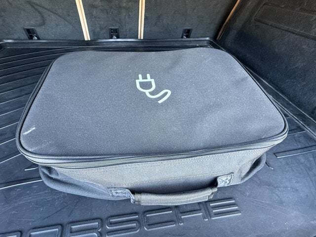 2022 Porsche Cayenne E-Hybrid Platinum Edition