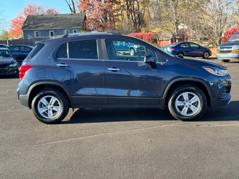 2018 Chevrolet Trax for sale at Queen City Auto House LLC in West Chester OH