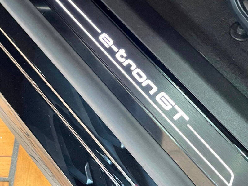 2022 Audi e-tron GT quattro Prestige