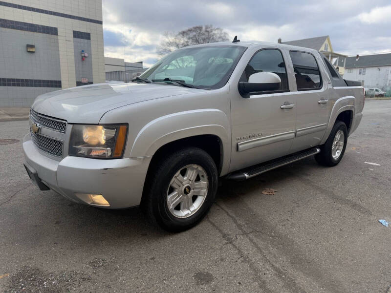 2010 Chevrolet Avalanche for sale at 1st Choice Motors in Paterson NJ