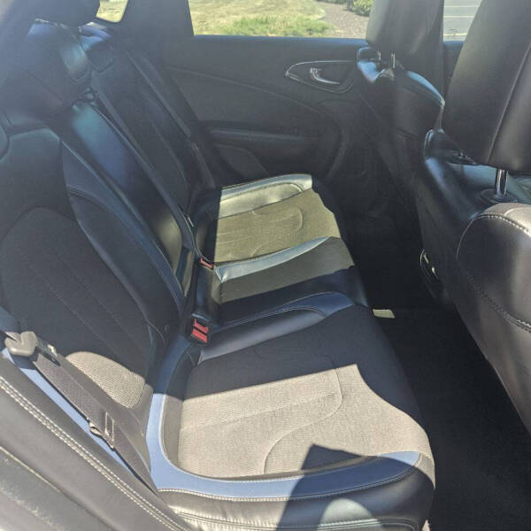 2015 Chrysler 200 S