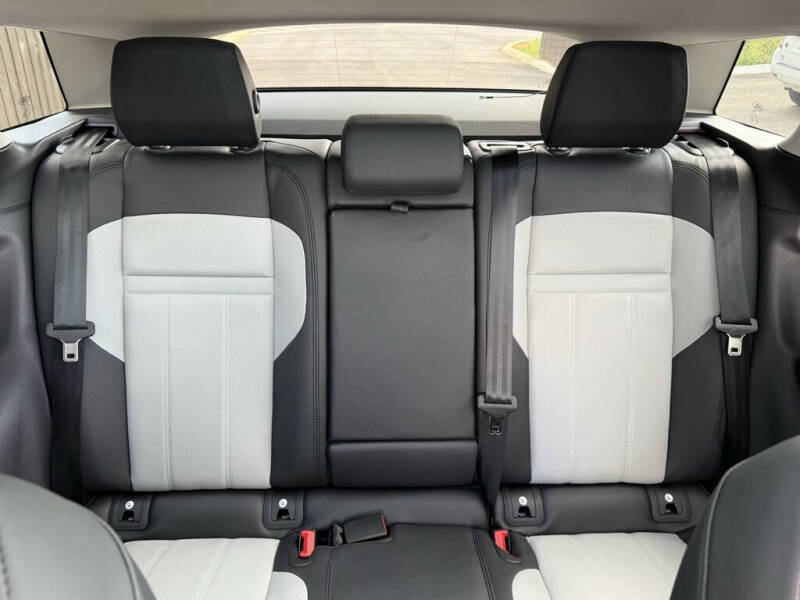 2025 Land Rover Range Rover Evoque P250 Dynamic SE