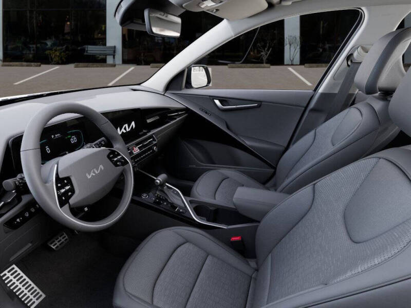 2025 Kia Niro SX Touring