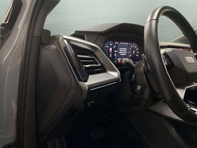 2024 Audi Q4 e-tron quattro Premium 55