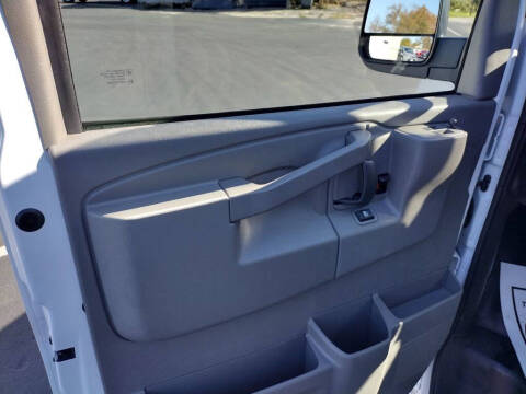 2025 Chevrolet Express 2500