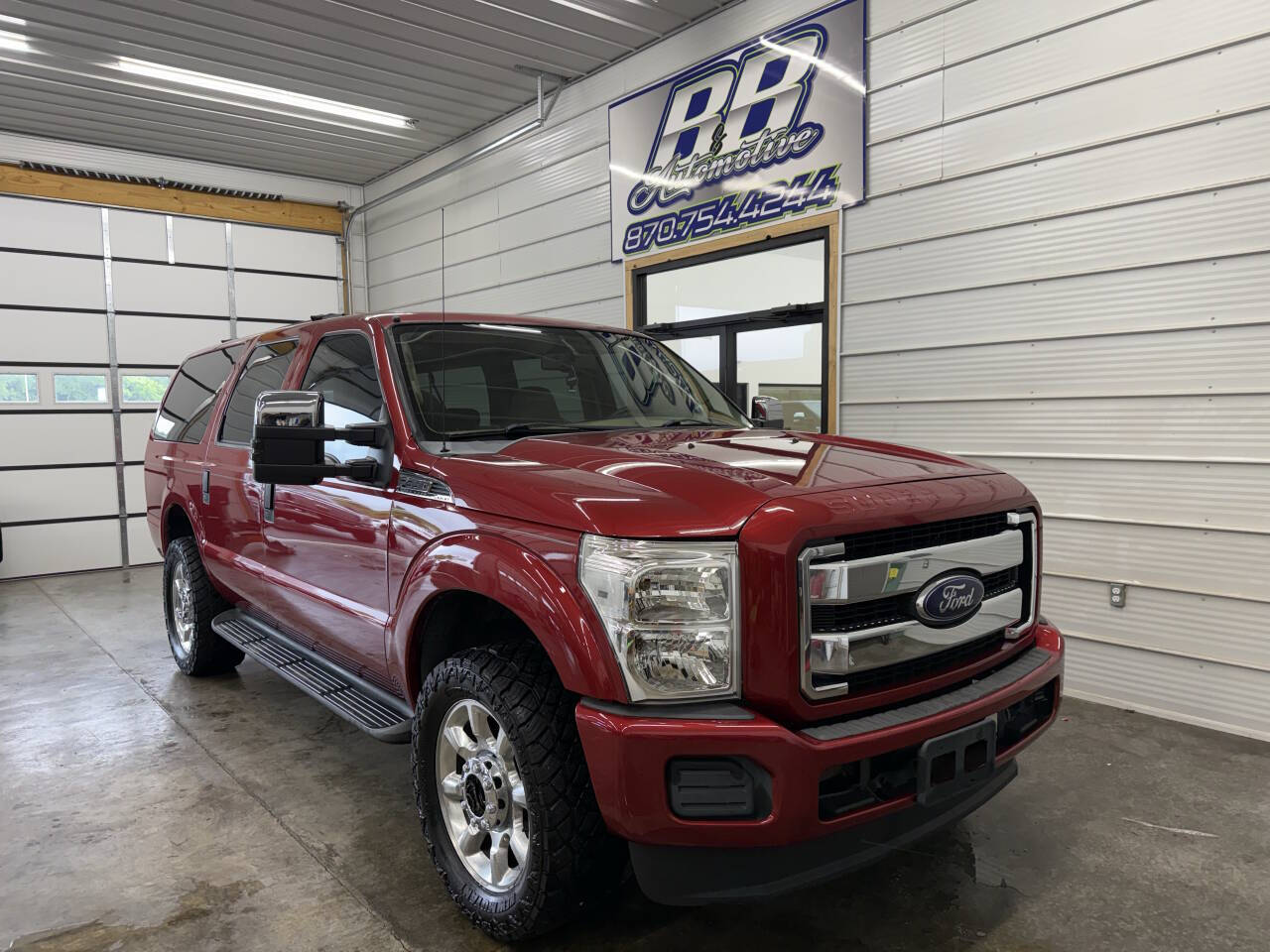 Red 2005 Ford Excursion XLT XLT 4WD 4dr SUV 1