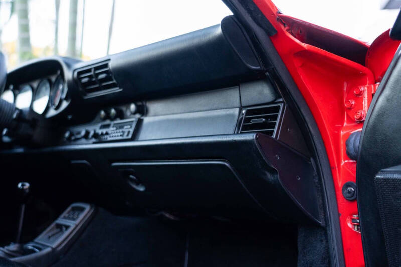1990 Porsche 911 Carrera 2
