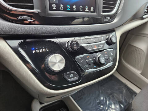 2020 Chrysler Pacifica Touring