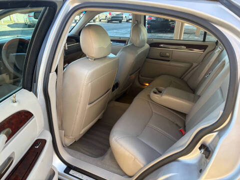 2007 Lincoln Town Car Signature Limited