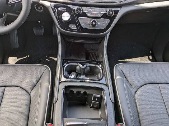 2027 Chrysler Pacifica Limited