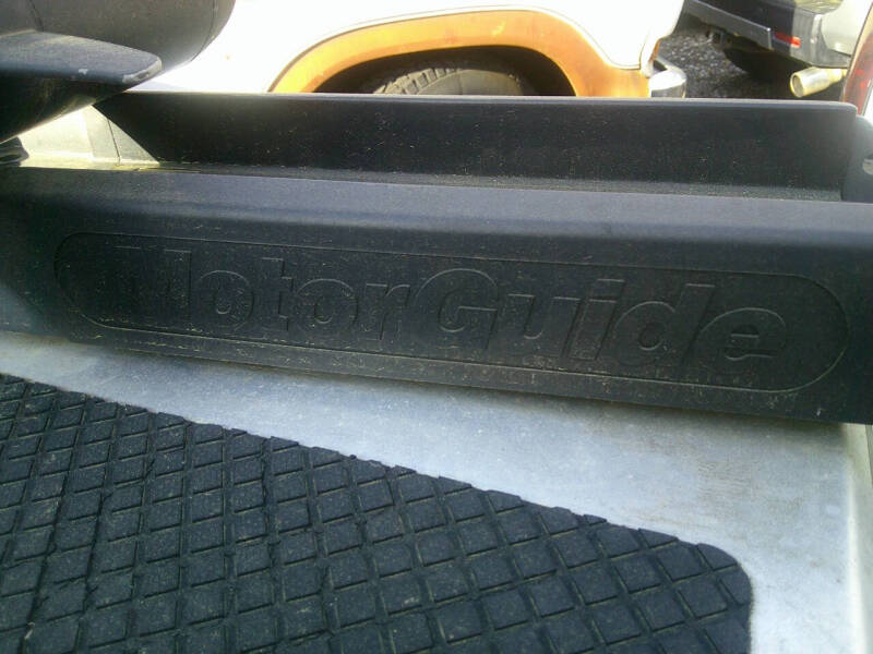 2009 Tracker BASS TRACKER