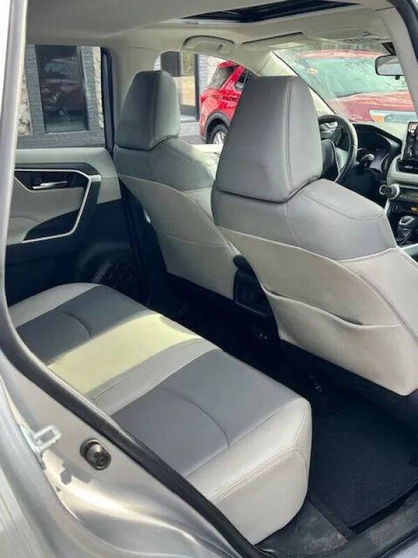 2019 Toyota RAV4 XLE Premium