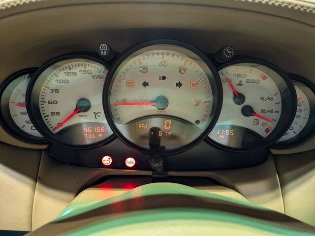 2000 Porsche 911 Carrera 4