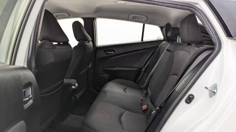 2022 Toyota Prius LE