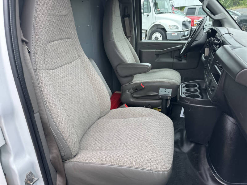 2022 GMC Savana 2500