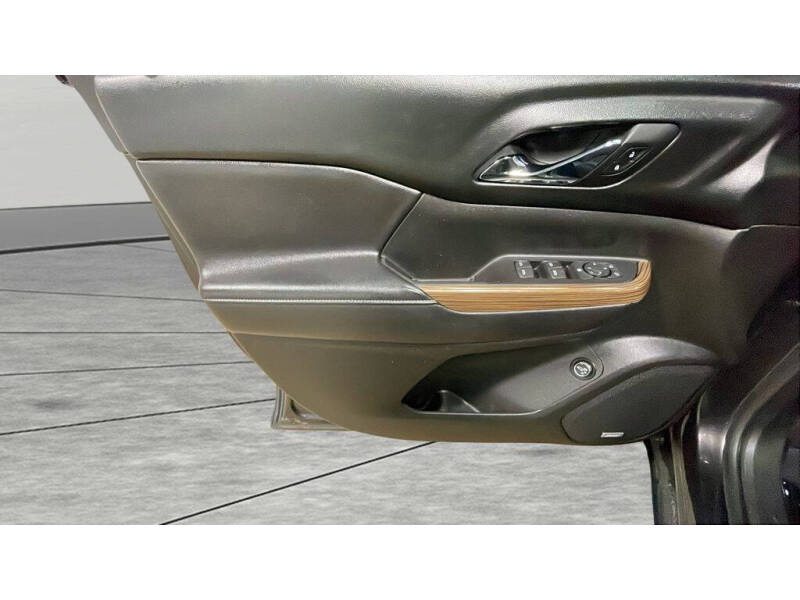 2018 GMC Acadia SLE-2