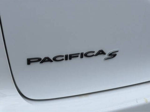 2024 Chrysler Pacifica Plug-In Hybrid Select