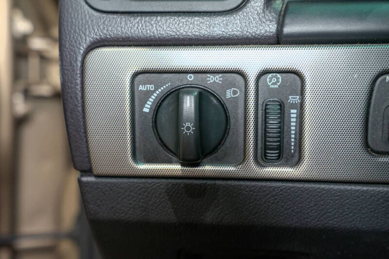 2005 Ford Thunderbird Deluxe
