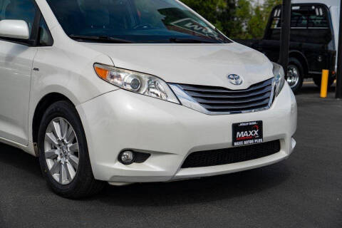 2017 Toyota Sienna XLE Premium 7-Passenger