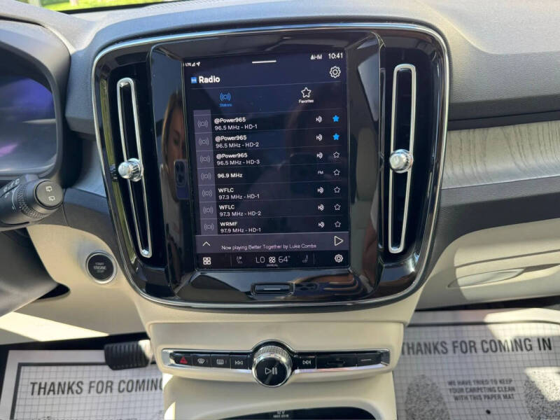 2024 Volvo XC40 B5 Plus Bright Theme