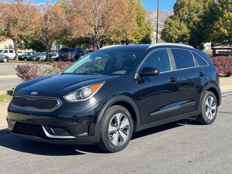 2017 Kia Niro LX's photo