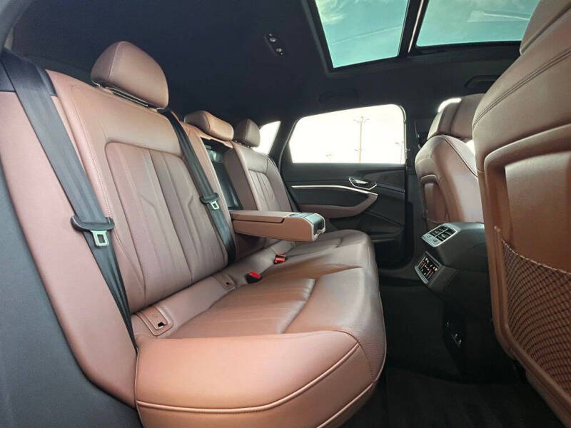 2023 Audi e-tron quattro Premium Plus