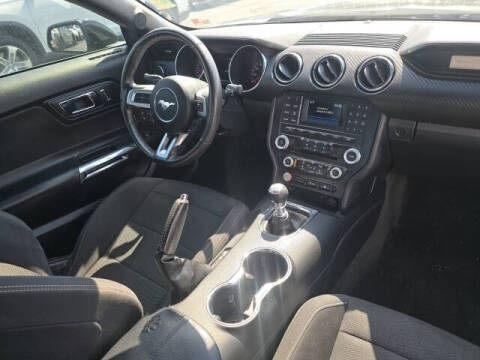 2016 Ford Mustang V6