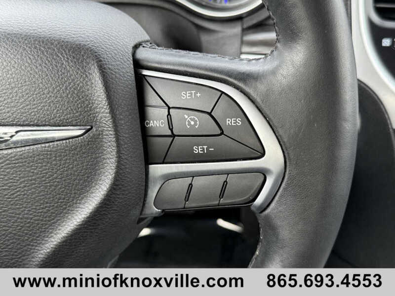 2015 Chrysler 300 Limited