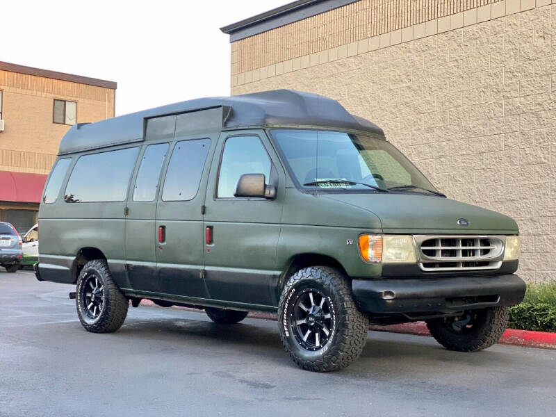 2002 Ford E-Series Wagon for sale at Overland Automotive in Hillsboro OR