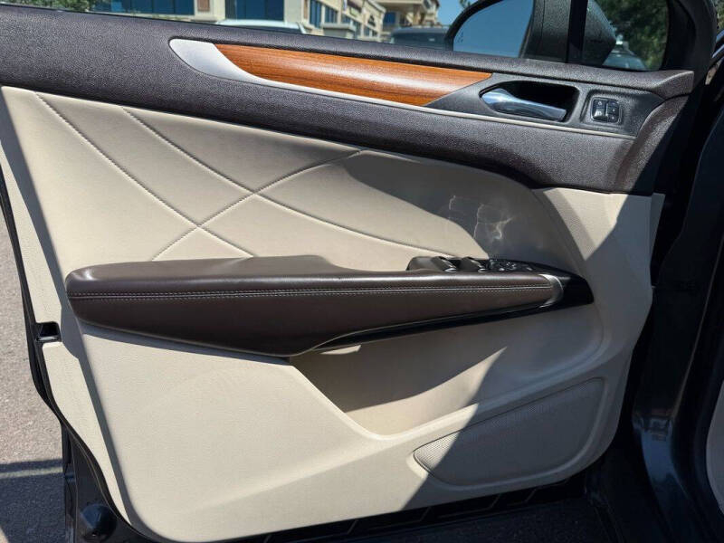 2017 Lincoln MKC Select