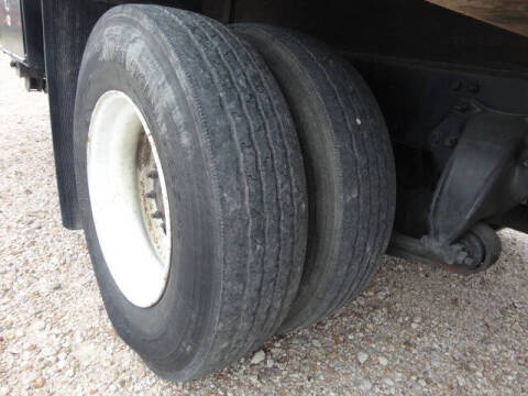 2008 Freightliner M2 106
