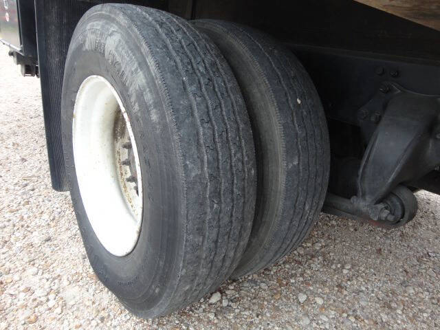 2008 Freightliner M2 106