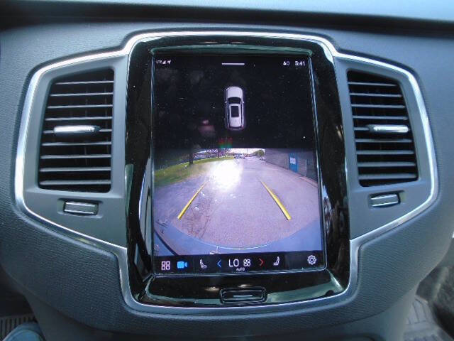 2023 Volvo XC90 B5 Core