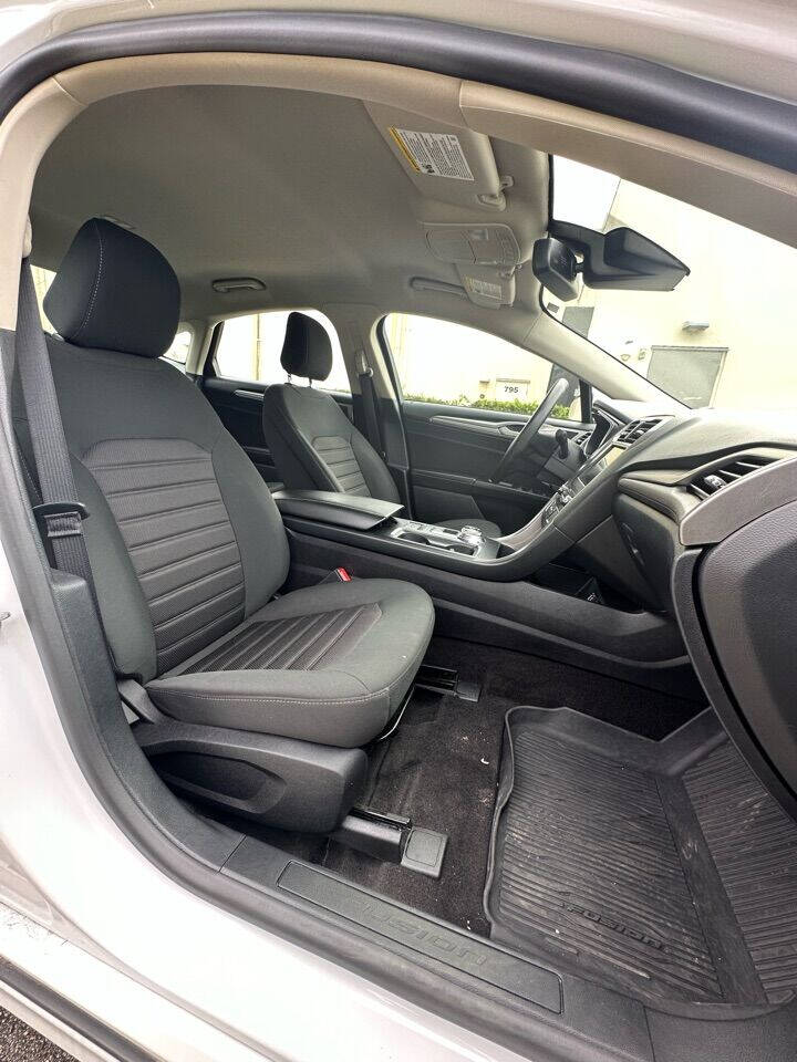 2020 FORD Fusion Sedan - $12,999