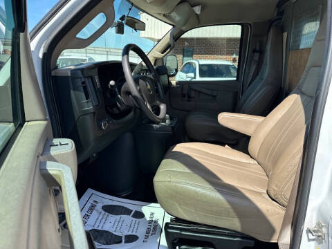 2017 Chevrolet Express 2500