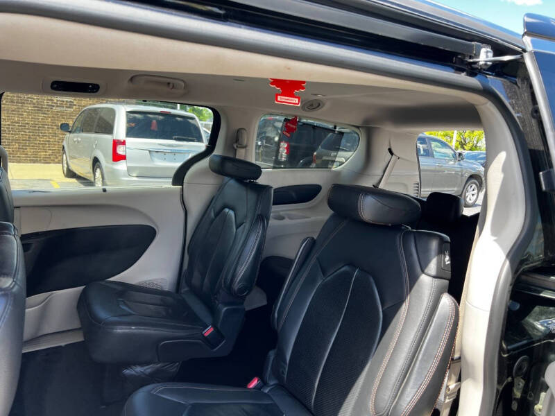 2020 Chrysler Pacifica Touring L