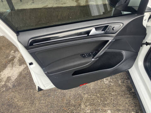 2017 Volkswagen Golf GTI S