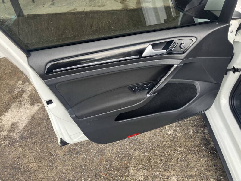 2017 Volkswagen Golf GTI S