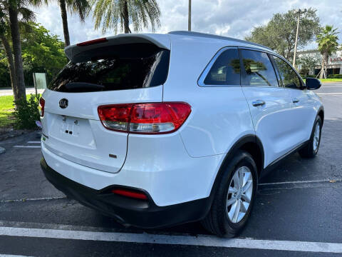 2017 Kia Sorento LX