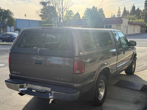 2000 Chevrolet S-10 LS