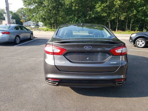 2015 Ford Fusion SE