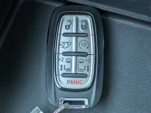 2026 Chrysler Voyager LX