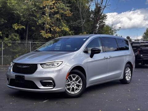2024 Chrysler Pacifica Touring L