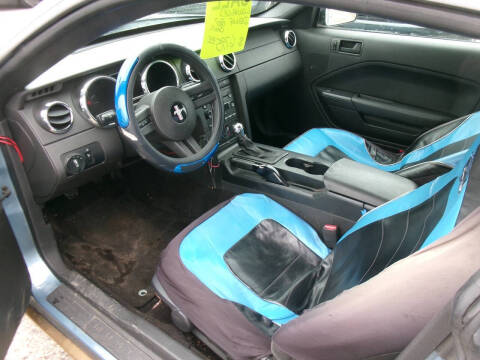 2005 Ford Mustang V6 Deluxe