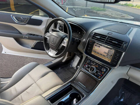2019 Lincoln Continental Select