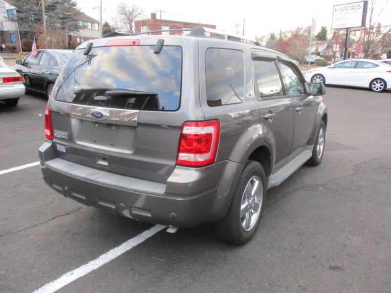 2011 Ford Escape Limited photo 3