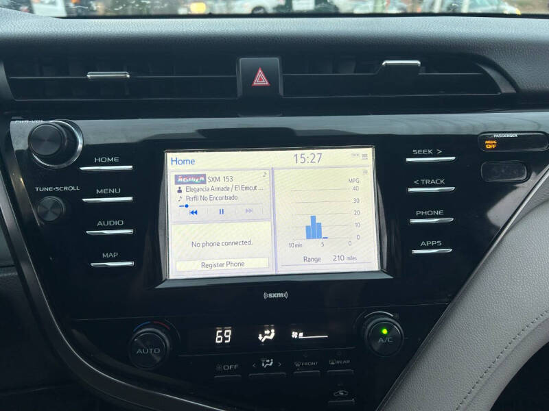 2020 Toyota Camry SE