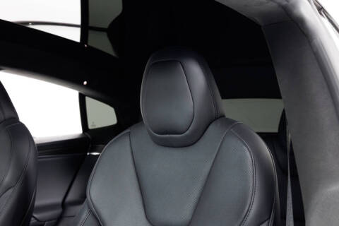 2022 Tesla Model S Plaid
